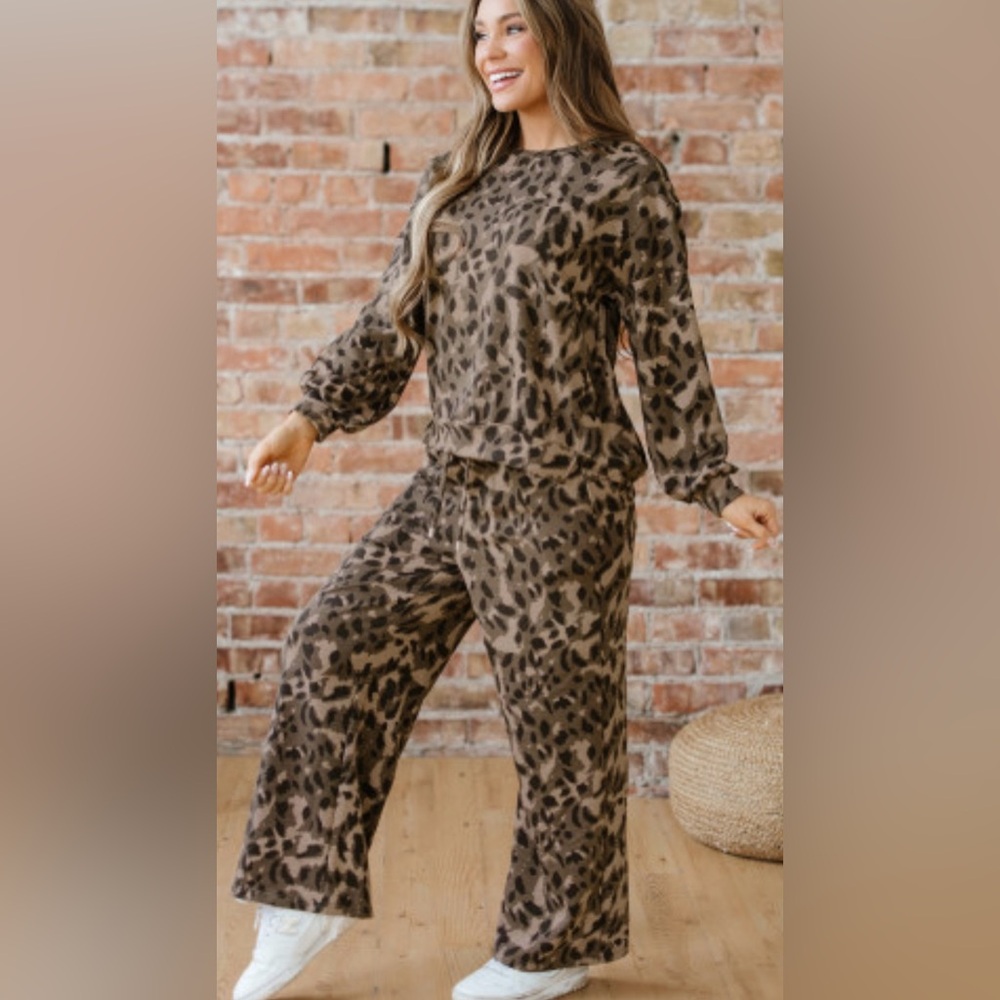 Leopard Print Lounge Set Size M NWOT